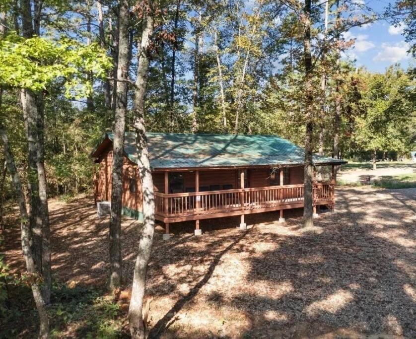Misty Moonlight, Sleeps 4, Mountain Cabin Lejlighed Broken Bow Eksteriør billede